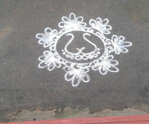 Rangoli: dd lakshmi padham kolam Rangoli: dd lakshmi padham kolam